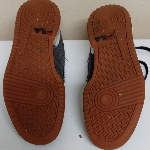 Shoes - Picture 3 of 4